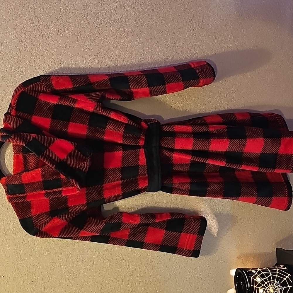 Cuddl Duds Red and Black Plaid Robe - Kids Size Large 12-14 NWOT - Picture 4 of 5